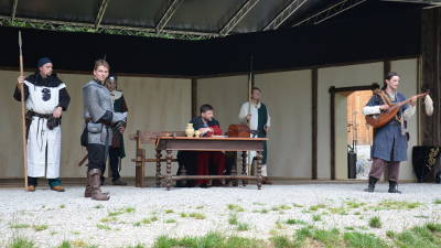Gerichtsverhandlung auf dem Mittelalterfest auf der Ruine Prandegg 2013.